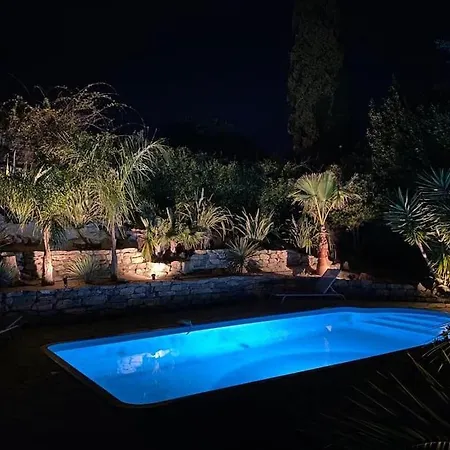 Golfe De Saint-tropez, Et Commerces A Pieds 4*