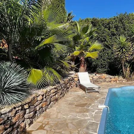 Golfe De Saint-tropez, Et Commerces A Pieds 4*